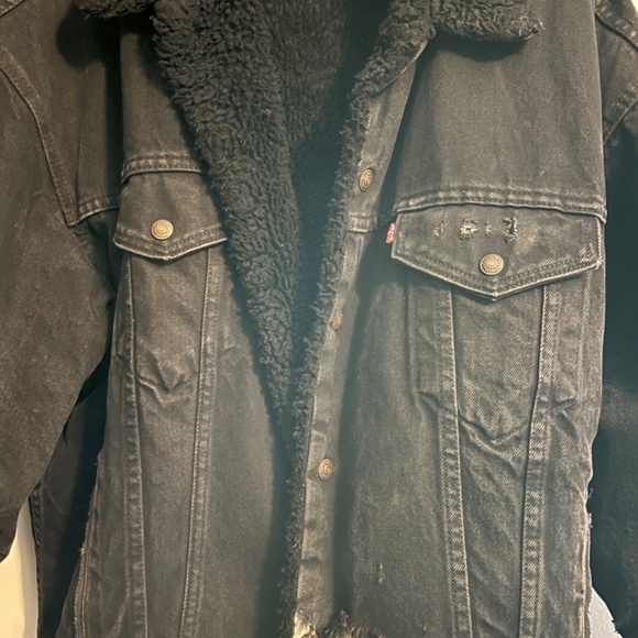 Vintage Levi’s Sherpa denim jacket - Picture 3 of 7